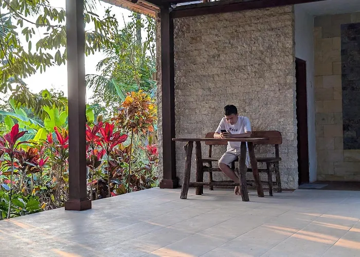 Triangle Cottage, Near 7 Waterfall In North Bali Ambengan