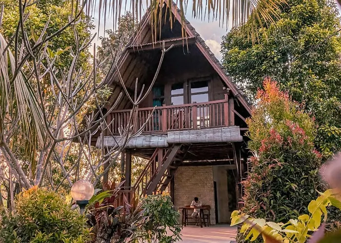 Triangle Cottage, Near 7 Waterfall In North Bali 別荘 Ambengan