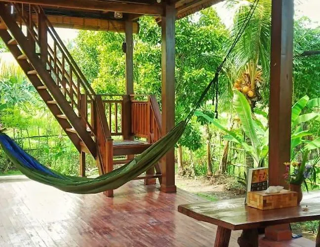 Triangle Cottage, Near 7 Waterfall In North Bali Ambengan